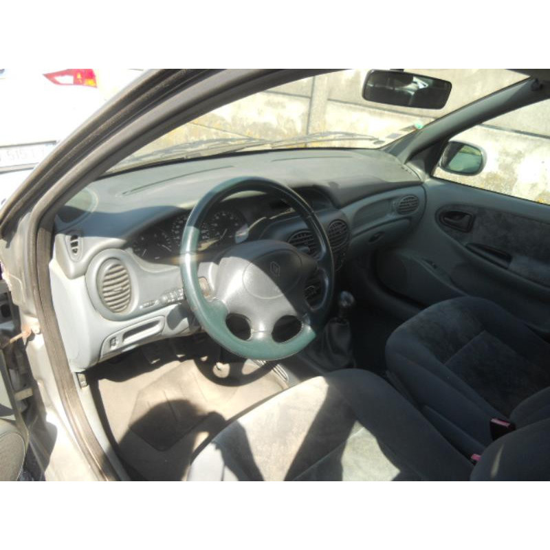 Retroviseur droit RENAULT MEGANE 1 Photo n°17