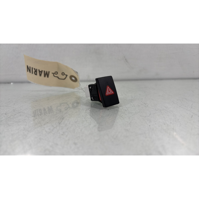 Bouton de warning VOLKSWAGEN GOLF 6 Photo n°1
