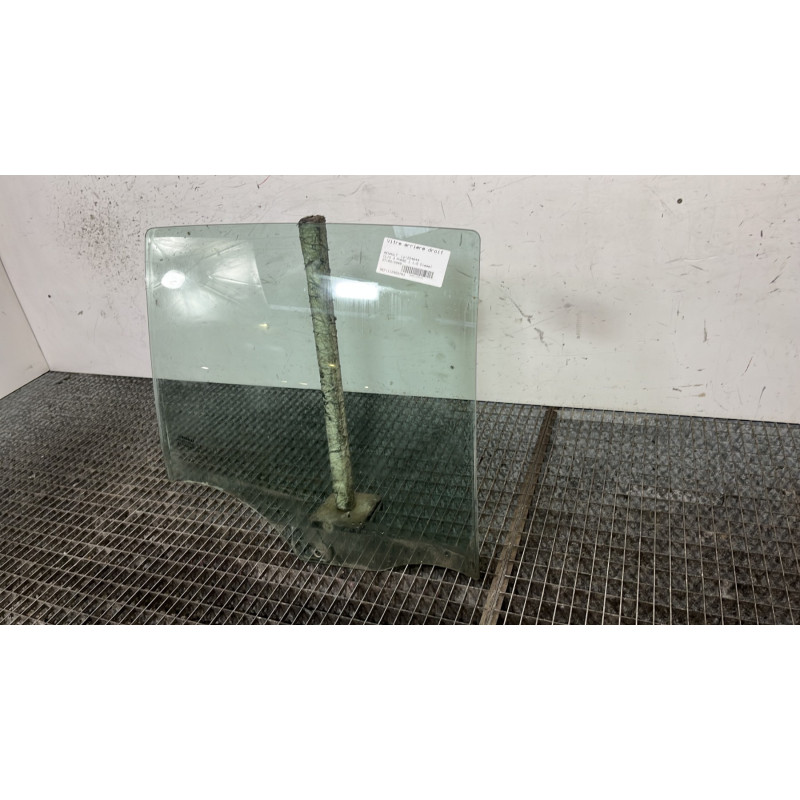 Vitre arriere droit RENAULT CLIO 3 Photo n°2