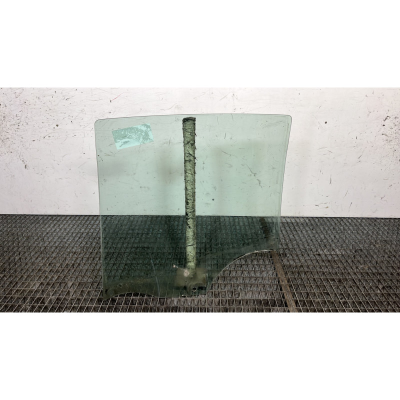 Vitre arriere droit RENAULT CLIO 3 Photo n°4