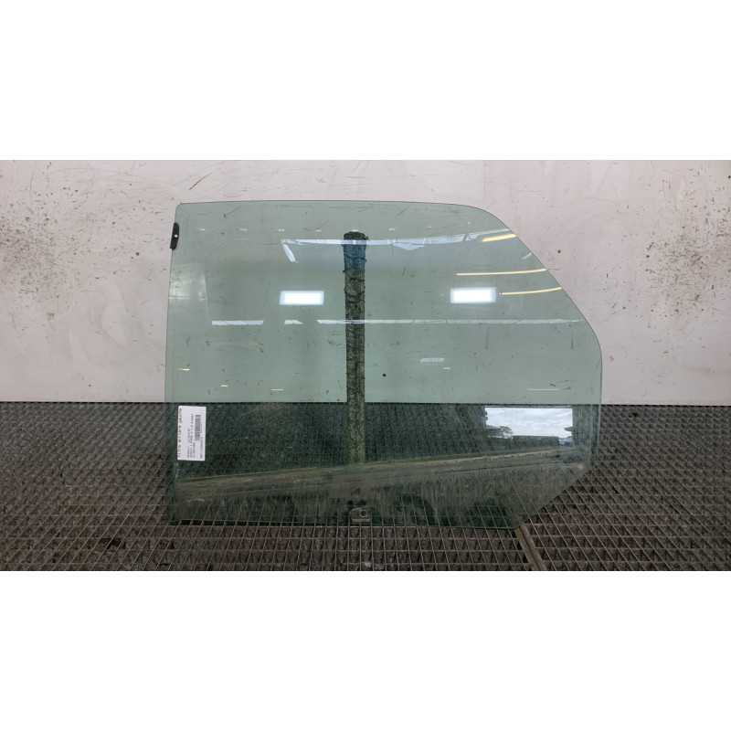Vitre arriere gauche RENAULT SCENIC 1 Photo n°1