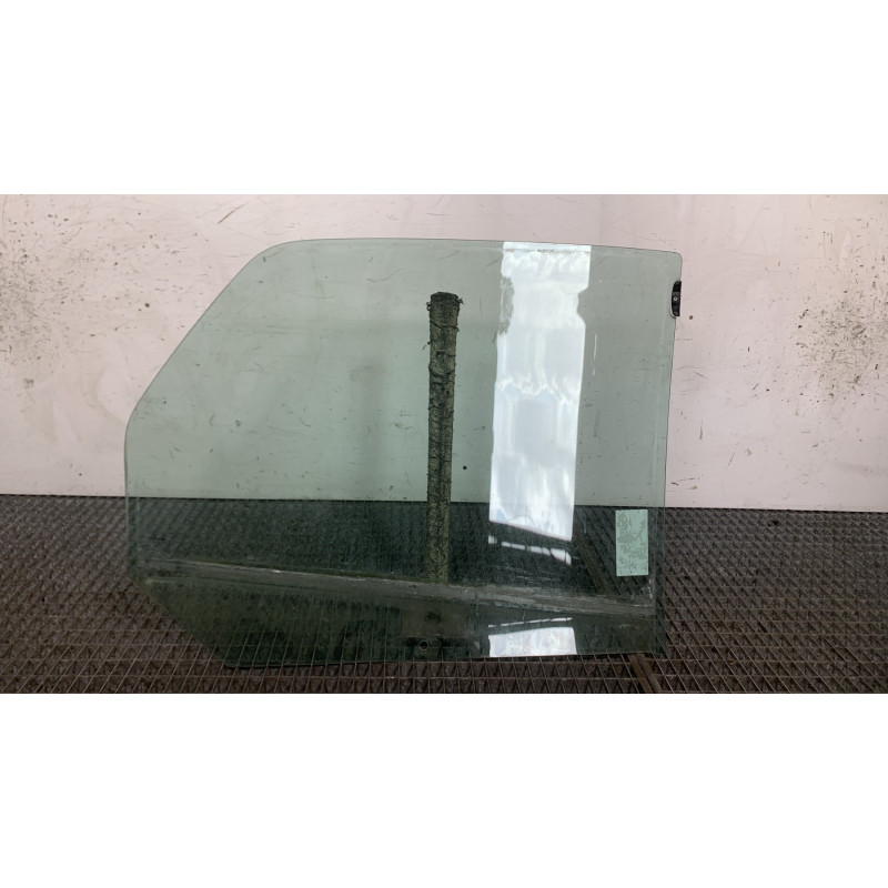 Vitre arriere gauche RENAULT SCENIC 1 Photo n°4
