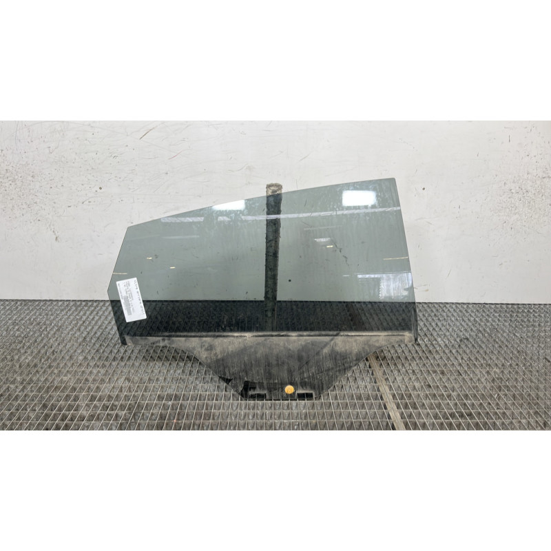 Vitre arriere droit FORD FIESTA 6 Photo n°1