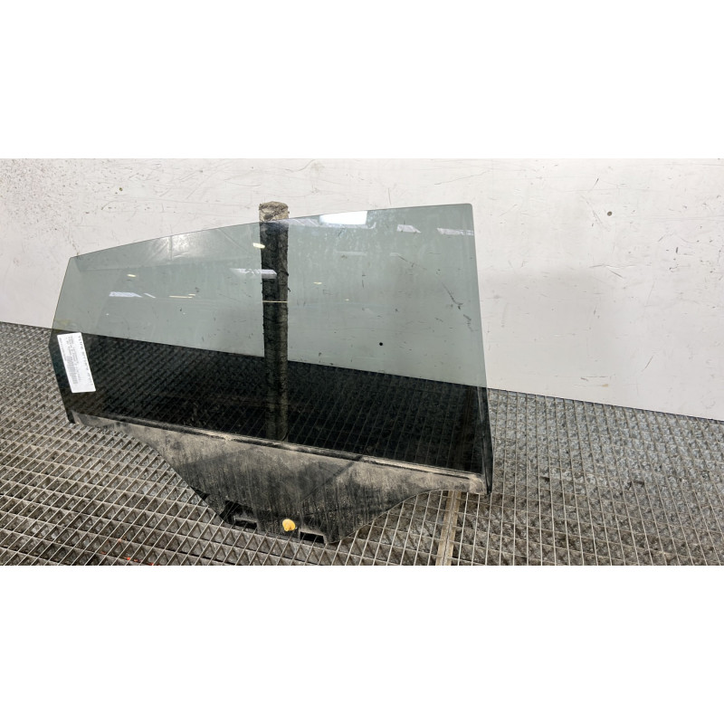 Vitre arriere droit FORD FIESTA 6 Photo n°3