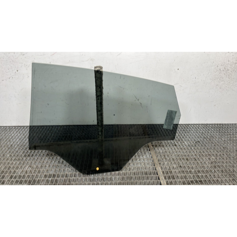 Vitre arriere droit FORD FIESTA 6 Photo n°4