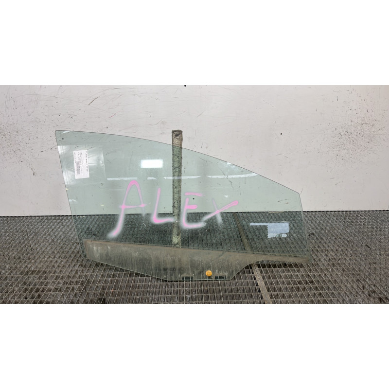 Vitre avant droit FORD FIESTA 6 Photo n°1