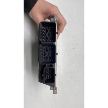 Calculateur moteur PEUGEOT 2008 1