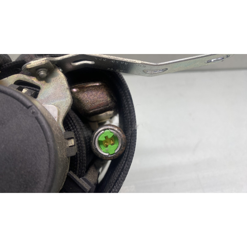 Pretensionneur de ceinture avant gauche VOLKSWAGEN POLO 4 Photo n°4