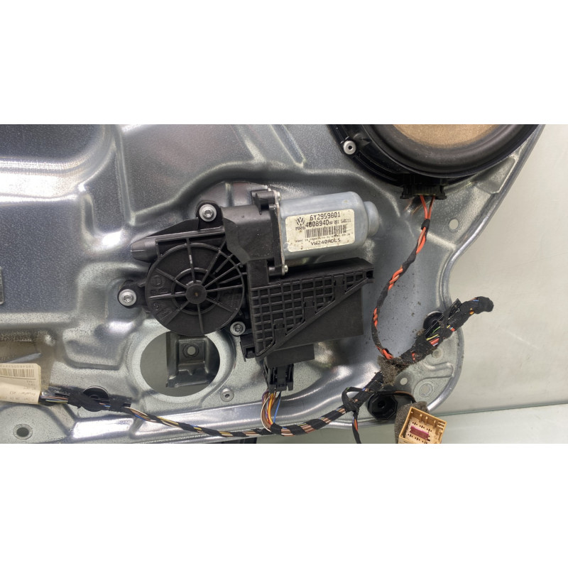 Leve vitre electrique avant droit VOLKSWAGEN POLO 4 Photo n°2