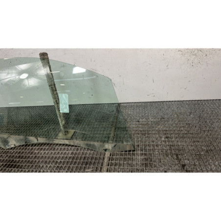 Vitre avant droit PEUGEOT 208 1