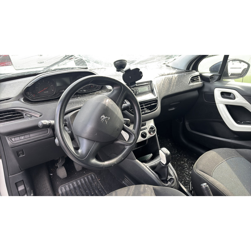 Vitre avant droit PEUGEOT 208 1 Photo n°17