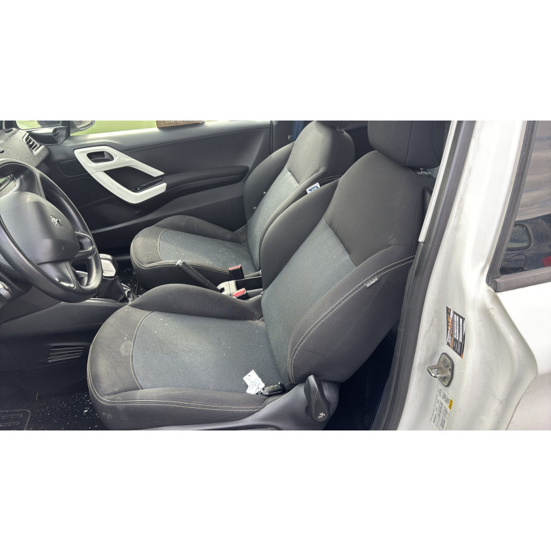Volant PEUGEOT 208 1 Photo n°14