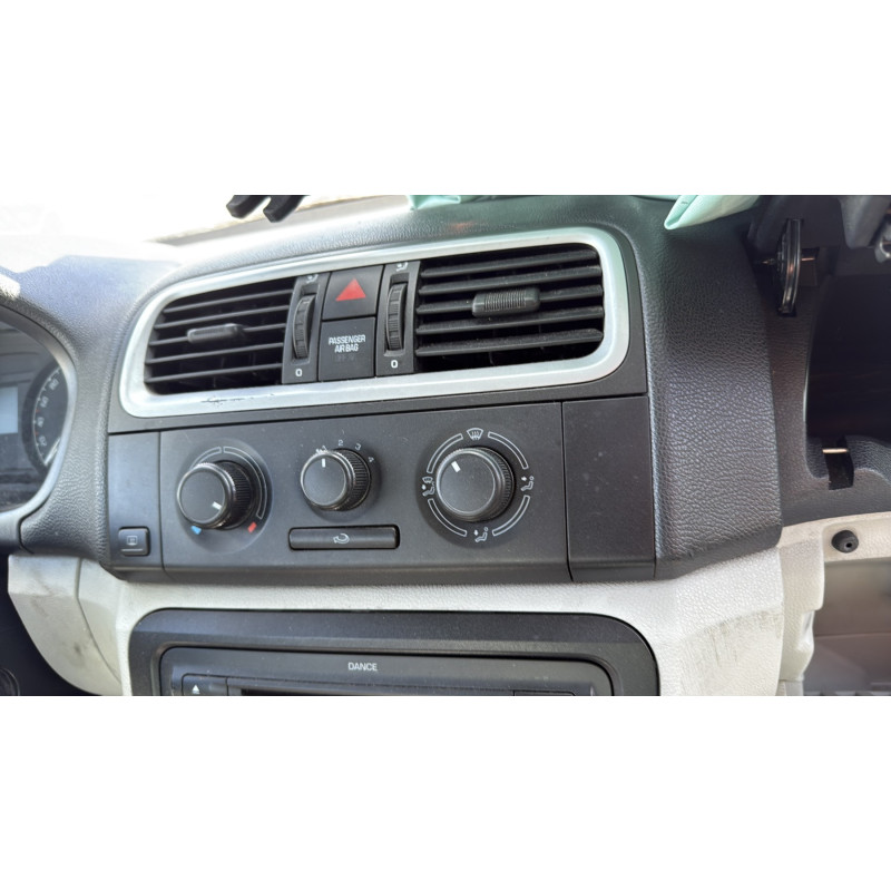 Porte avant droit SKODA FABIA 2 Photo n°19