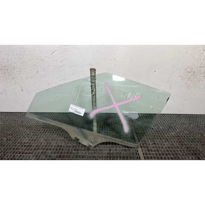 Vitre avant gauche SKODA FABIA 2 Photo n°1