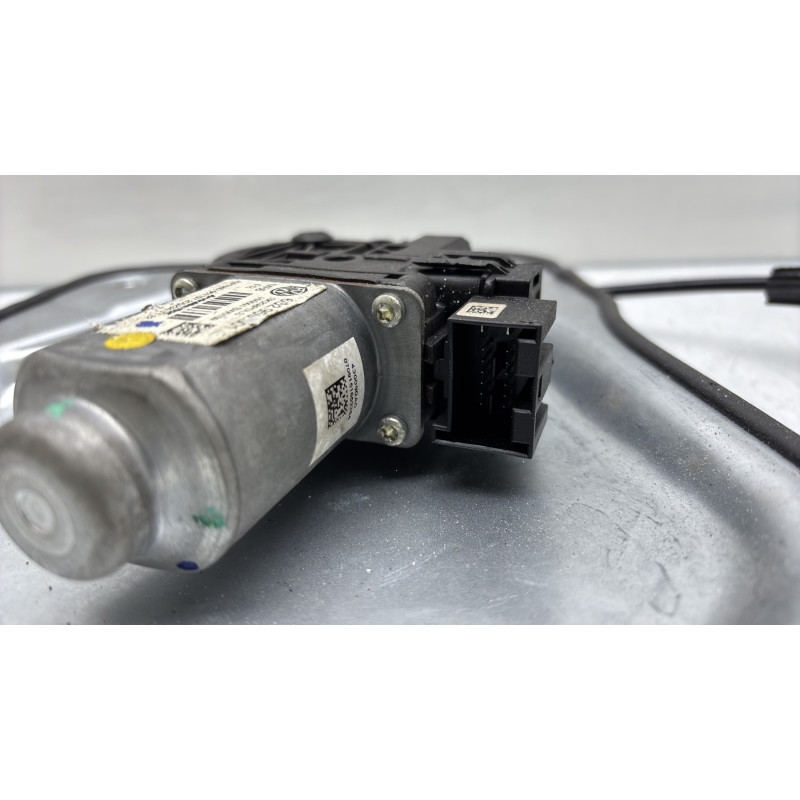 Leve vitre electrique avant droit SKODA FABIA 2 Photo n°4