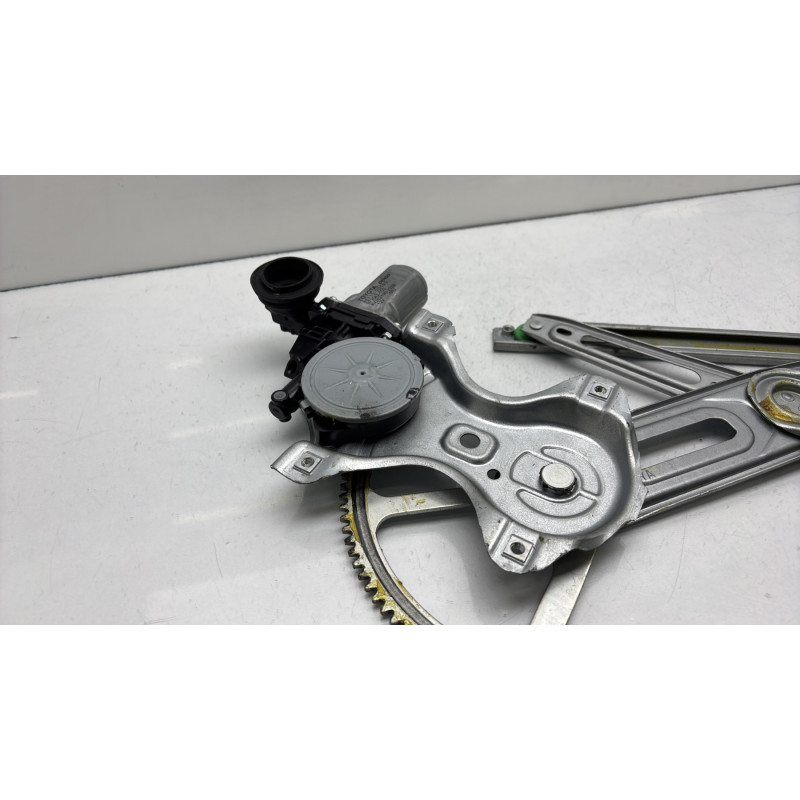 Leve vitre electrique avant droit TOYOTA YARIS 2 Photo n°2