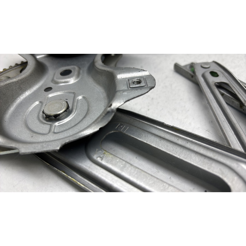 Leve vitre electrique avant droit TOYOTA YARIS 2 Photo n°4