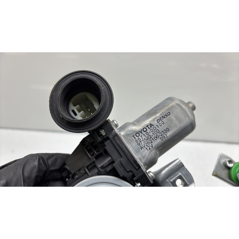 Leve vitre electrique avant droit TOYOTA YARIS 2 Photo n°6