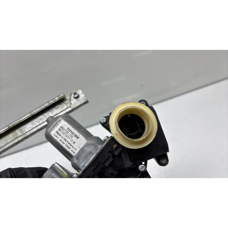 Leve vitre electrique avant gauche TOYOTA YARIS 2 Photo n°5