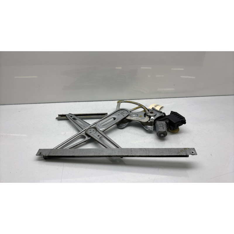 Leve vitre electrique avant gauche TOYOTA YARIS 2 Photo n°7