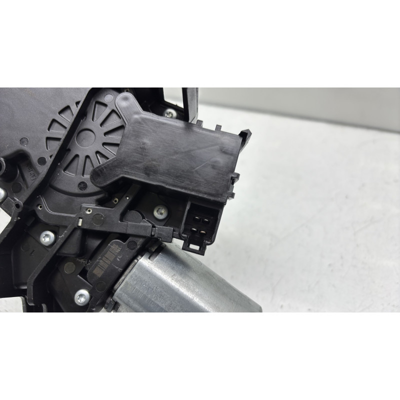 Moteur essuie glace arriere TOYOTA YARIS 2 Photo n°4