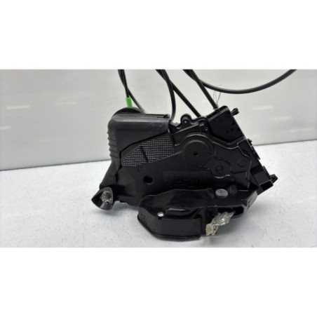 Serrure avant droit TOYOTA YARIS 2