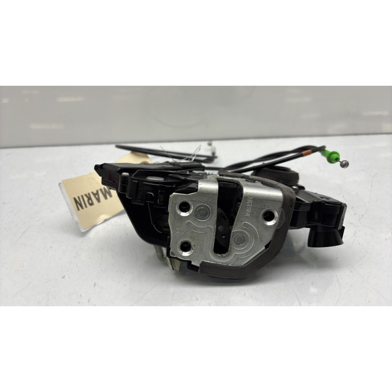 Serrure avant droit TOYOTA YARIS 2 Photo n°6