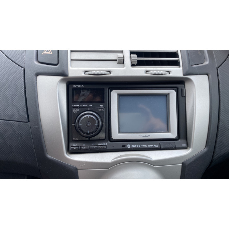 Verin de coffre TOYOTA YARIS 2 Photo n°13