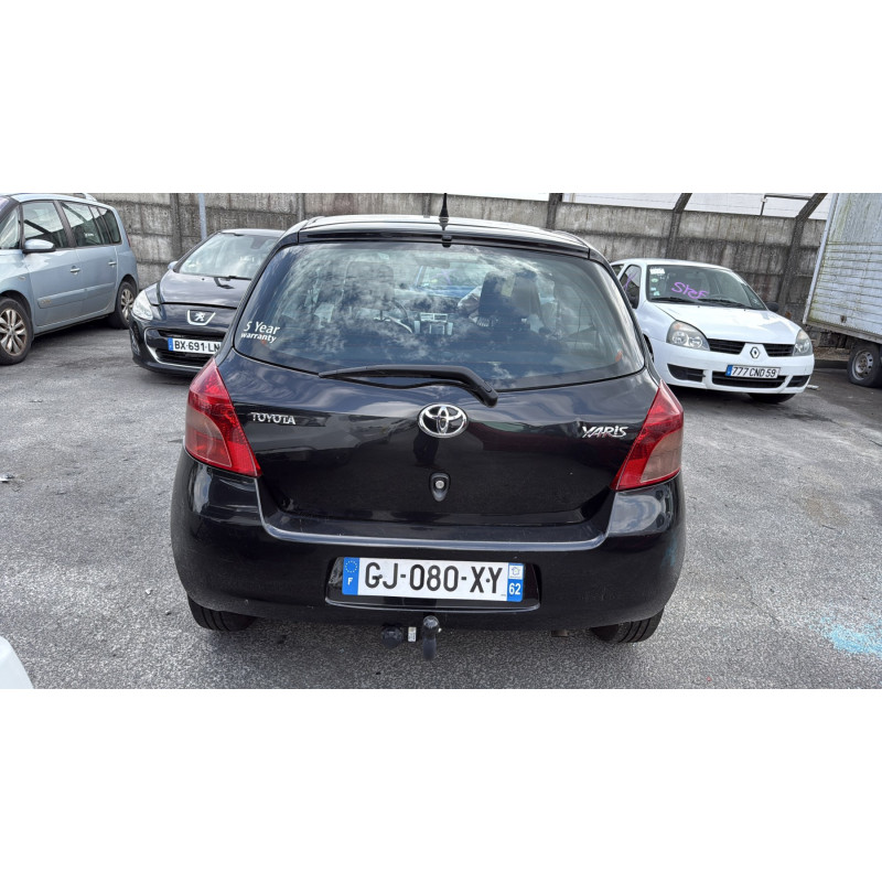 Verin de coffre TOYOTA YARIS 2 Photo n°20