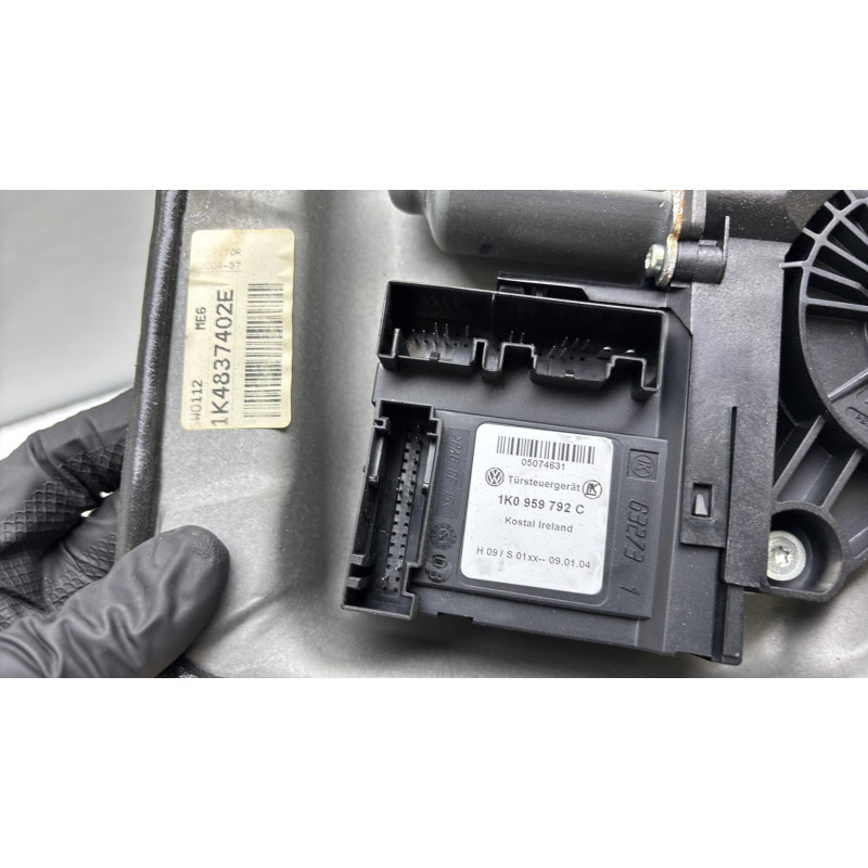 Leve vitre electrique avant droit VOLKSWAGEN GOLF 5 Photo n°5
