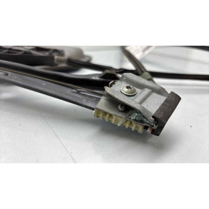 Leve vitre electrique avant droit VOLKSWAGEN GOLF 5 Photo n°9