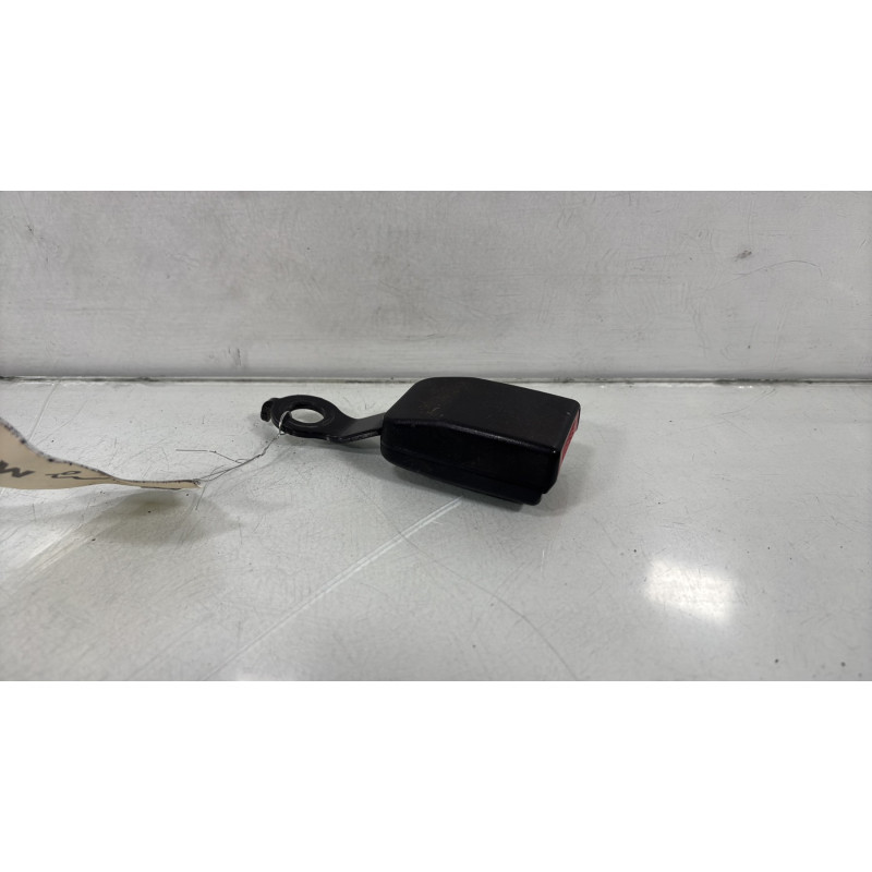 Attache ceinture avant gauche DACIA SANDERO 1 Photo n°1