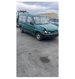 Vitre avant droit PEUGEOT PARTNER 1