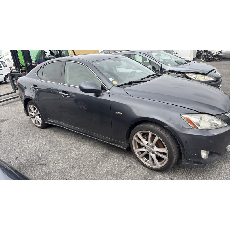 Malle/Hayon arriere LEXUS IS 2 Photo n°17