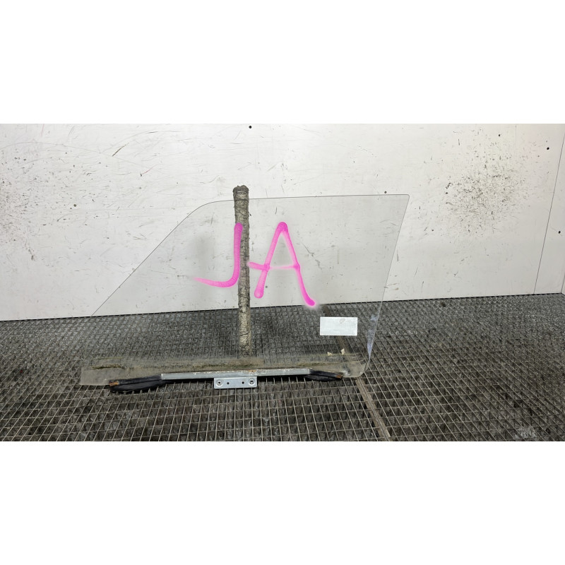 Vitre avant droit RENAULT EXPRESS Photo n°4