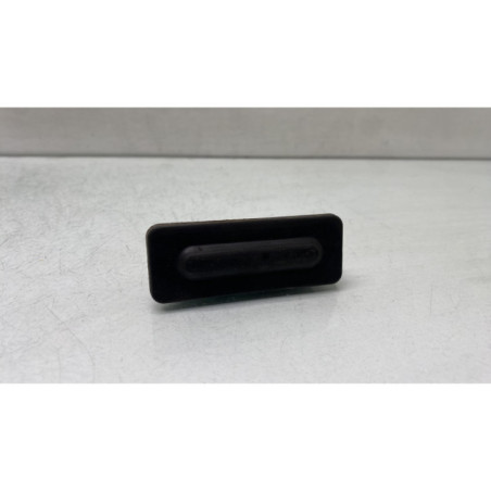 Bouton de coffre PEUGEOT 5008 2 Photo n°1