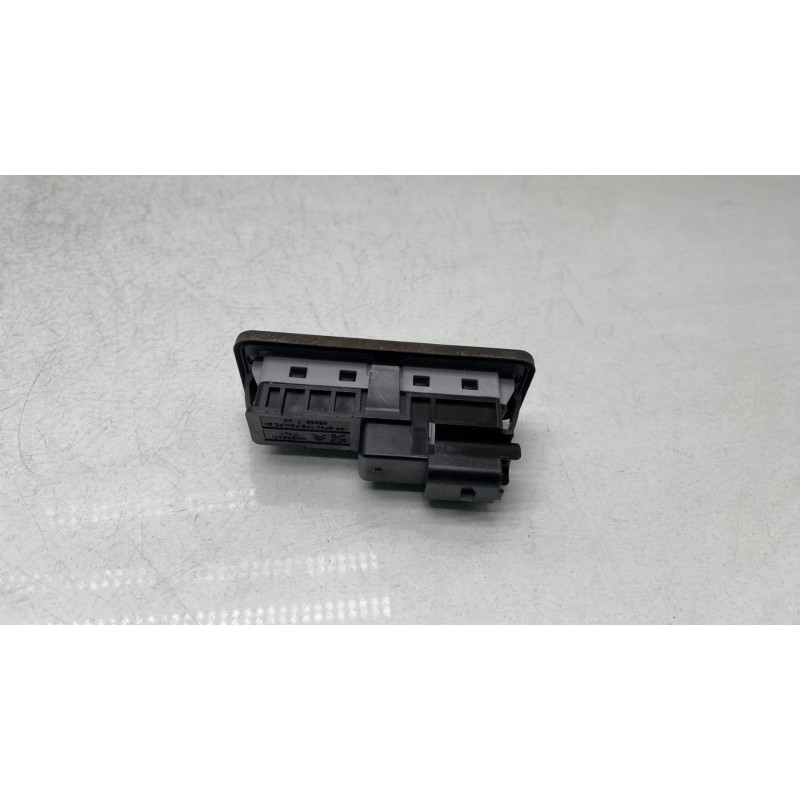 Bouton de coffre PEUGEOT 5008 2 Photo n°2
