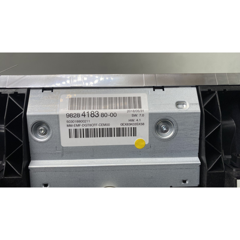 Ecran GPS PEUGEOT 5008 2 Photo n°4