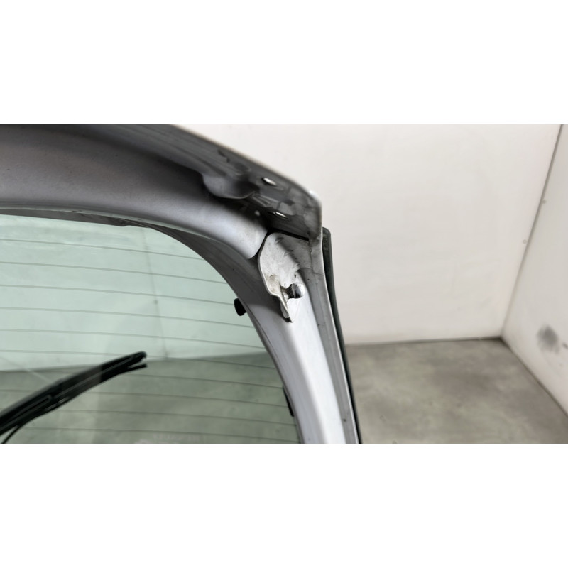 Malle/Hayon arriere RENAULT CLIO 2 CAMPUS Photo n°10