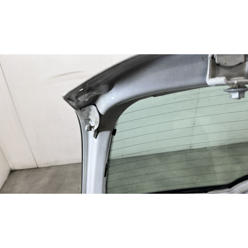 Malle/Hayon arriere RENAULT CLIO 2 CAMPUS Photo n°11