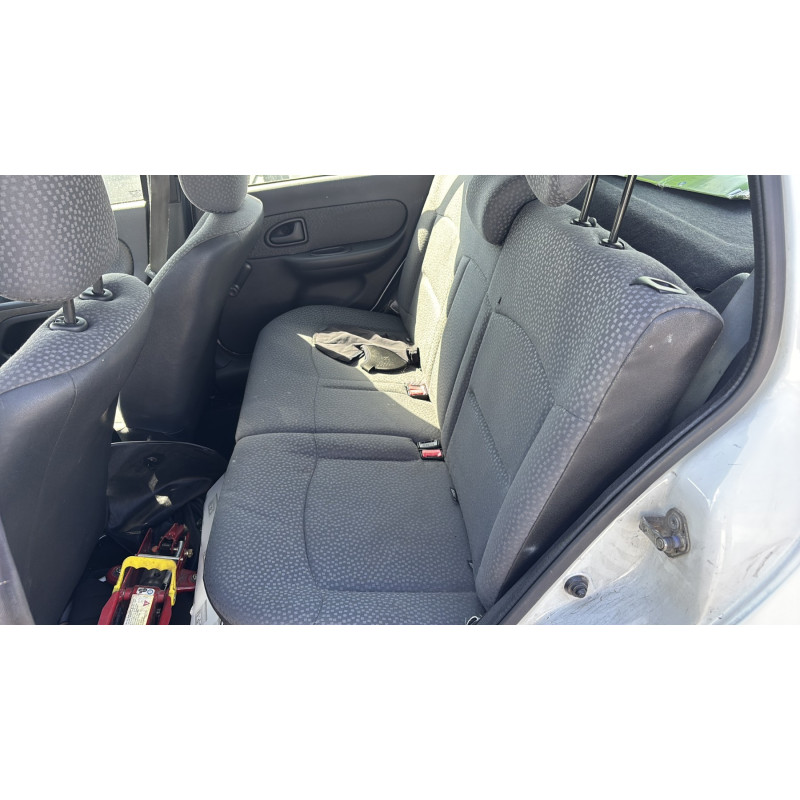 Bouton de coffre RENAULT CLIO 2 CAMPUS Photo n°17