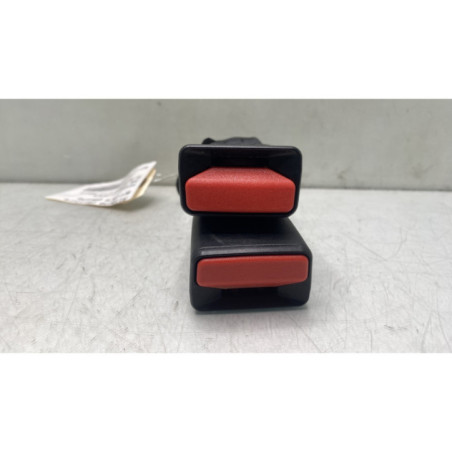 Attache ceinture arriere gauche PEUGEOT 208 1