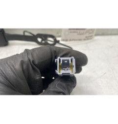Attache ceinture avant gauche PEUGEOT 208 1
