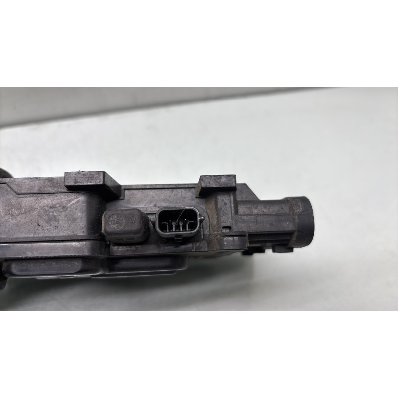 Porte fusible RENAULT MEGANE 3 Photo n°4