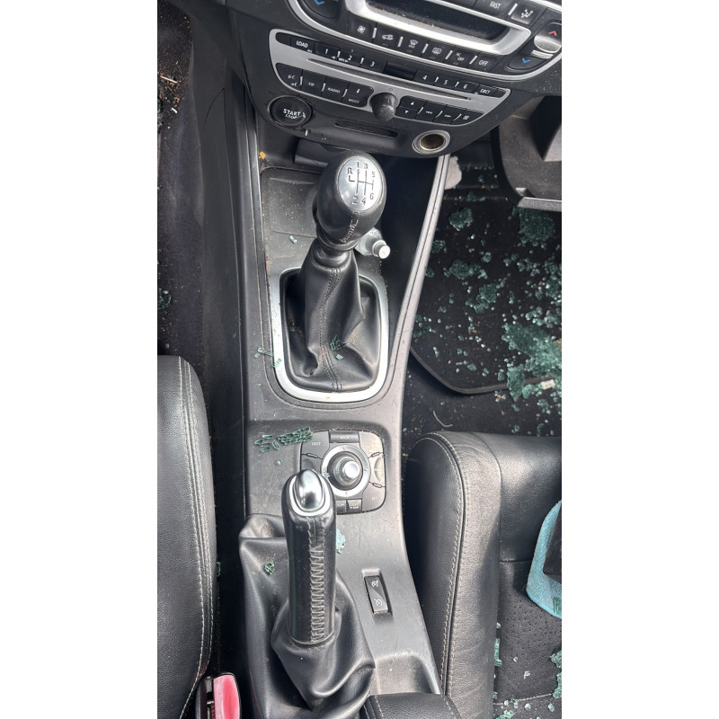 Porte fusible RENAULT MEGANE 3 Photo n°19