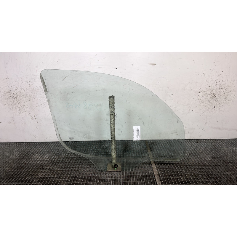 Vitre avant gauche FIAT DOBLO 1 Photo n°4