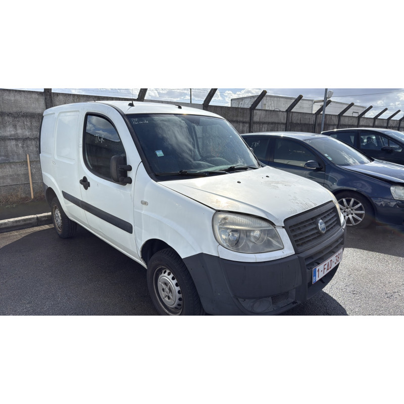Vitre avant gauche FIAT DOBLO 1 Photo n°6