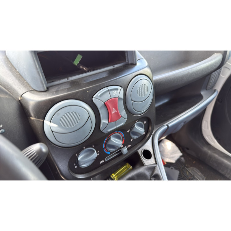 Vitre avant droit FIAT DOBLO 2 Photo n°16