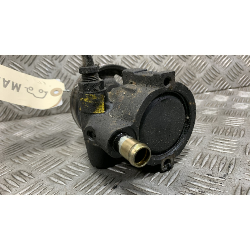 Pompe de direction RENAULT CLIO 2 Photo n°3