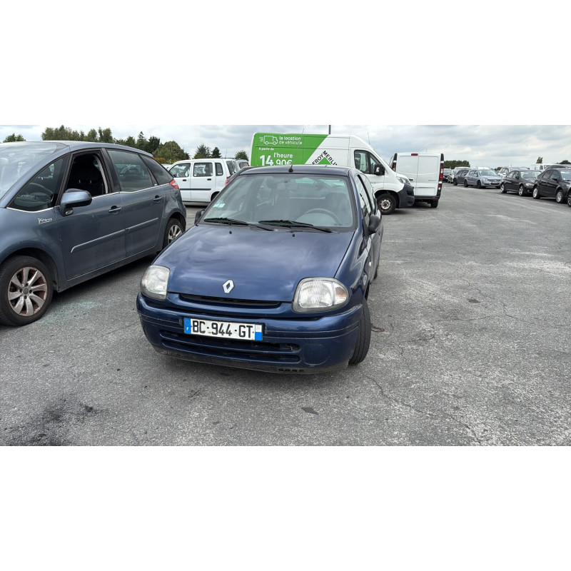 Pompe de direction RENAULT CLIO 2 Photo n°4